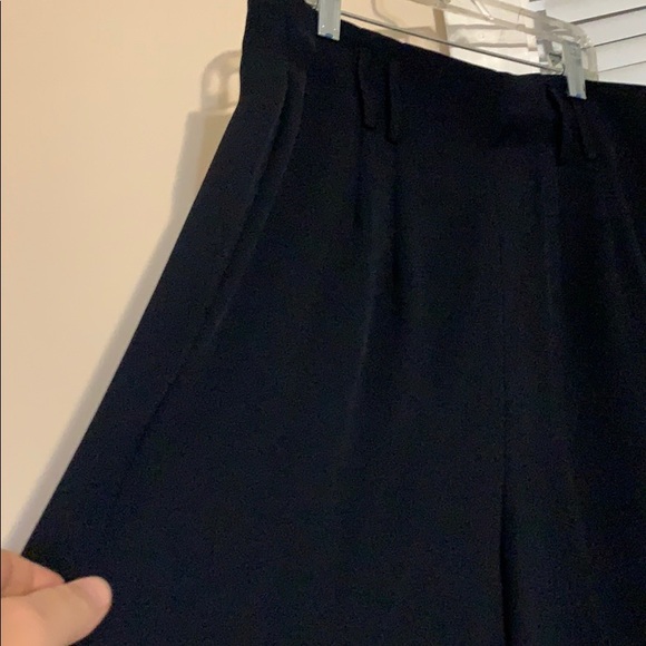 Pleated navy blue Bermuda shorts size 12 - Picture 4 of 5